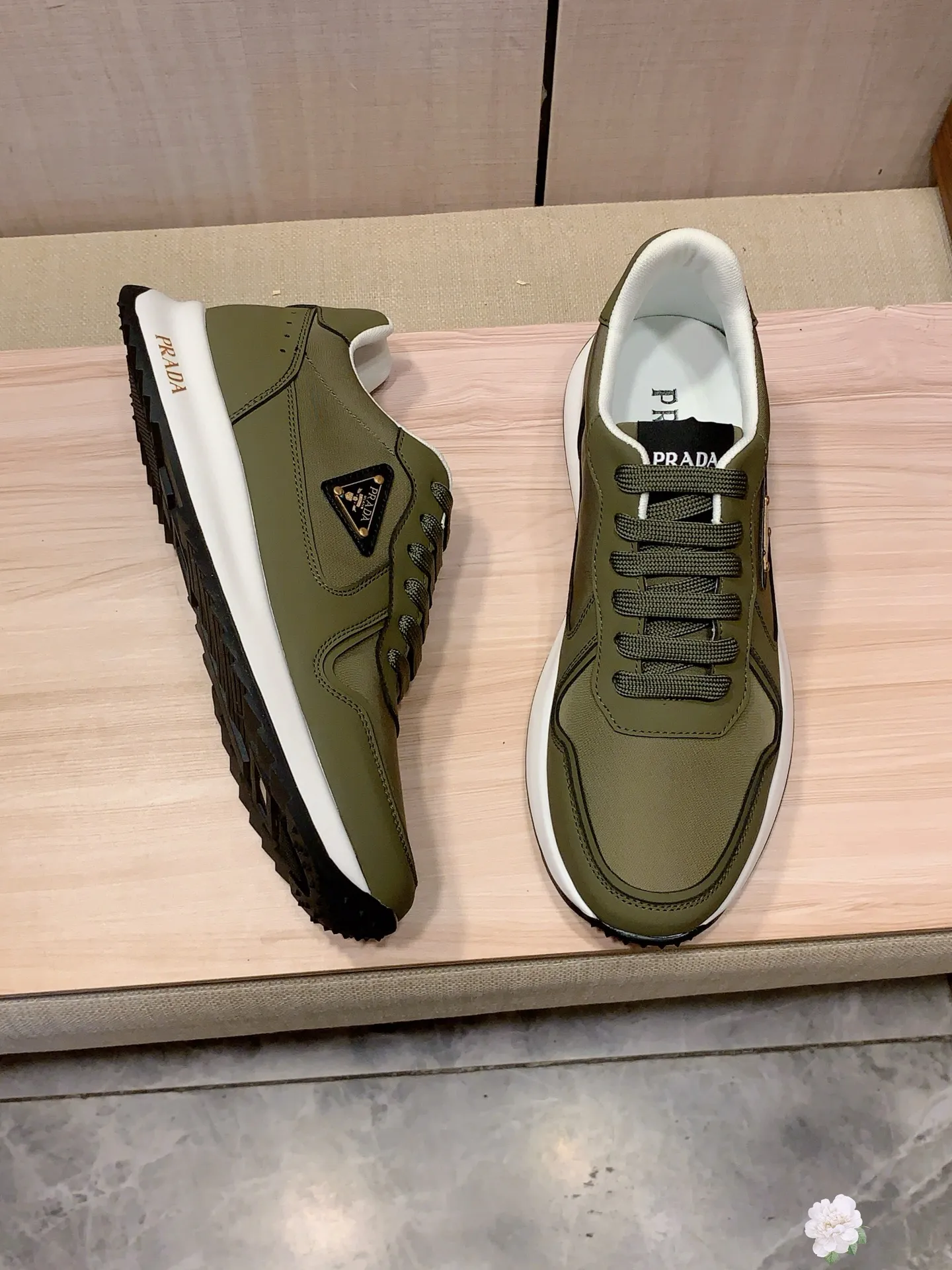 Men's men's shoes💰460💰💰🎩🎩[Lightning][Lightning] "PRADA*" The latest and most popular casual shoes, top brand [seduce] luxury ~ purchasing agency, top ~ quality. [Strong] The upper is made of imported breathable cowhide with material ➕ breathable sheepskin feet (•) and fine workmanship. The original stylish and stylish soft rubber wear-resistant and non-slip outsole is light and comfortable on the feet. The real thing looks better when photographed in person. 0121: code: 38-44, 4️⃣ colors selected